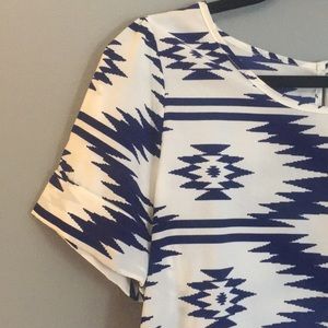 Cute causal shirt - medium